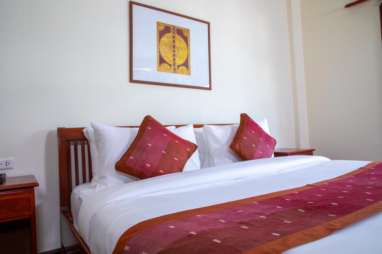 Phongsavath Boutique Hotel Vientiane Exteriör bild
